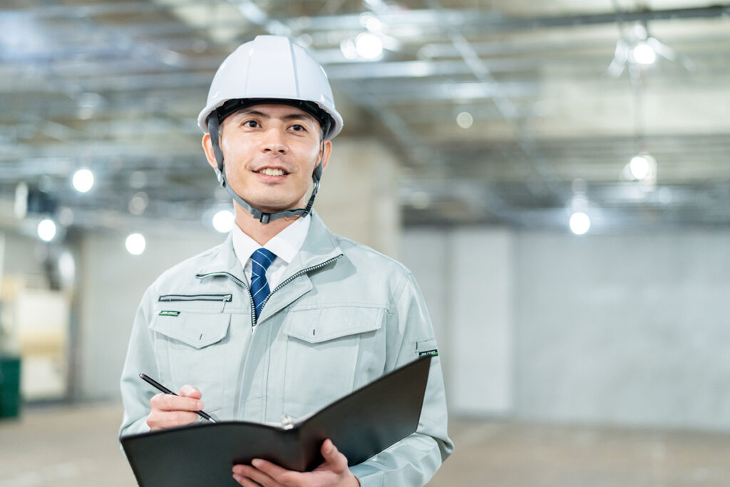 工事現場における監理技術者の役割とは?なるために必要な資格・経験をまとめて解説(+平均年収、求人募集例) 建築転職コラム 工事現場における監理技術者の役割とは?なるために必要な資格・経験をまとめて解説(+平均年収、求人募集例) 建築転職コラム