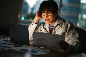 一級建築士は「やめとけ」と言われる理由！資格取得のメリットや年収相場、求人例も紹介